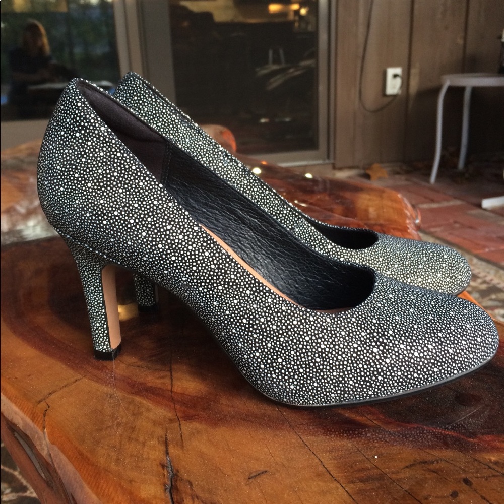 Black speckled Pumps